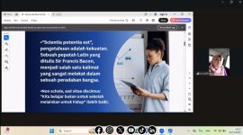 Foto. Dr Lia Istifhama, S.Sos.i., M.E.I saat mengisi Webinar Strategi Kepemimpinan. 