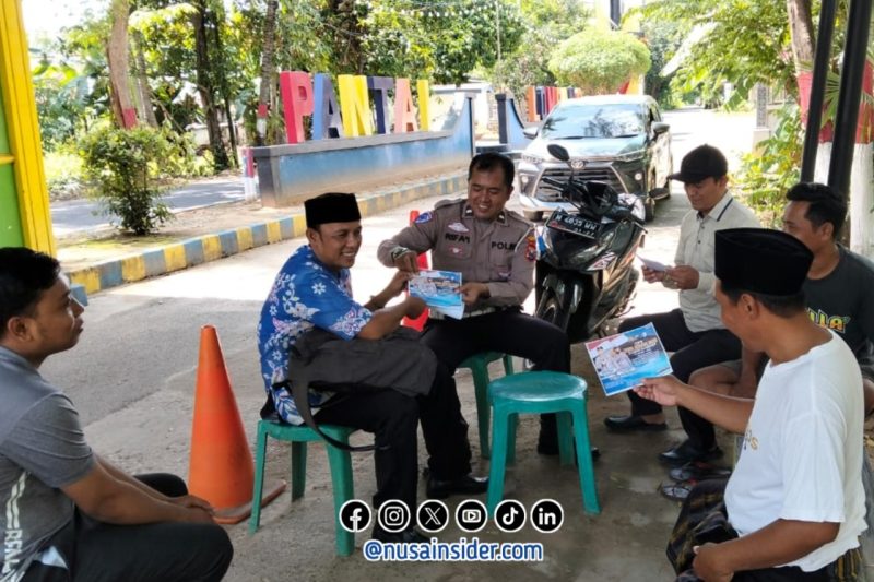 Foto. Sosialisasi dan Pembagian Brosur Ops Zebra semeru 2025 Satlantas Polres Sumenep di Kawasan Wisata Pantai Lombang, Kecamatan Batang-Batang Sumenep. 