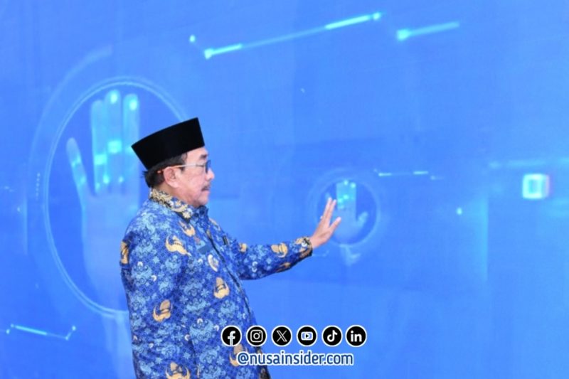 Foto. KH Imam Hasyim, Wakil Bupati Sumenep saat Launching Aplikasi SIKERIS