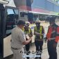 Foto. Satlantas polres Sumenep saat Sosialisasi lalu Lintas di Terminal Arya Wiraraja Sumenep. 
