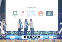 Foto. Pemberian penghargaan kepada SKK Migas - HCML di sela-sela kegiatan Festival Pesisir#4