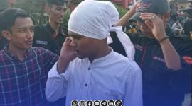 Foto. Abdul Mahmud M.AP Beberapa Tahun Lalu saat suarakan Perlawanan di Kantor Pemkab Sumenep. 