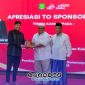 Foto. Momen Apresiasi Sponsor oleh Bupati Sumenep kepada KKKS - Medco Energy dalam momentum Syukuran Akhir tahun 2025 di pendopo Agung keraton Sumenep pada Rabu 24/12/2025.