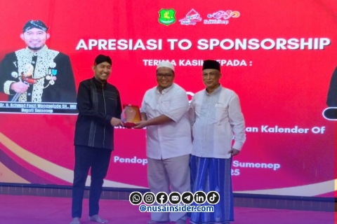 Foto. Momen Apresiasi Sponsor oleh Bupati Sumenep kepada KKKS - Medco Energy dalam momentum Syukuran Akhir tahun 2025 di pendopo Agung keraton Sumenep pada Rabu 24/12/2025.