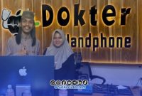 Foto. Dayat (pemilik Brand Dokter Handphone dan Halilintar Cell) bersama Istri. 