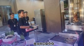 Foto. Hidangan Malam Minggu saat dipersiapkan Pegawai Hotel Myze Sumenep. 