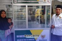 Foto. Penyerahan Bantuan Baznas kepada UMKM Desa Kolor Sumenep. 