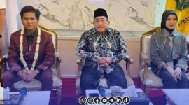 Foto. Wakil Bupati Sumenep KH Imam Hasyim, SH., MH saat menyambut kedatangan Valen dan Mila (Milen) Dangdut Academy 7 di Rumah Dinas Bupati Sumenep, Jum'at 2 Januari 2026