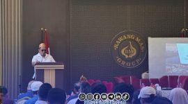 Foto. CEO PT Bawang Mas Group, H Hairul Umam (H. Her) saat menyampaikan sambutannya di hadapan Komwasjak di sela-sela kunjungannya ke Perusahaan miliknya