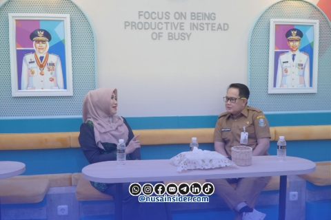 Foto. Diskusi Santai Senator Jawa Timur, Ning Lia (Kiri) bersama Adhy Karyono Sekda Prov. Jatim