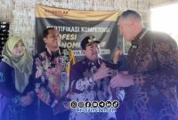 Foto. Kunjungan Wisata Konsen Jenderal Australia ke Aeng tong-tong kota keris