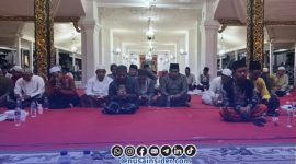 Foto. Kegiatan Khotmil Qur'an pemerintah kabupaten (Pemkab) sumenep di pendopo agung keraton setempat. 