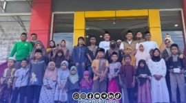 Foto. Belanja baju lebaran Baznas Sumenep bersama Puluhan anak yatim ke Toko Baju DNR