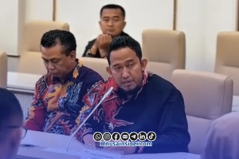 Foto. Bupati Sumenep Dr H Achmad Fauzi wongasojudo saat melakukan teken PLTS di dua kepulauan Sumenep
