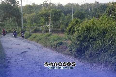 Foto. Jalan rusak di desa Bragung-prancak kecamatan Guluk-Guluk Sumenep