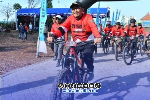 Foto. Bupati Sumenep, Dr H Achmad Fauzi wongsojudo saat mengendarai sepeda Gunung beberapa Tahun lalu