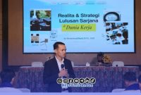 Foto. Moh. Romli saat mengisi kegiatan di UTM Bangkalan