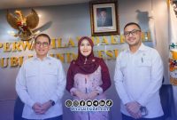 Foto Bersama Anggota DPD RI Dr Lia Istifhama Bersama Menteri Kebudayaan Fadli Zon di Senayan