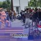 Foto. H. Hairul Umam (H.Her) saat disambut Warga Madura usai mendatangi Kantor KPK RI