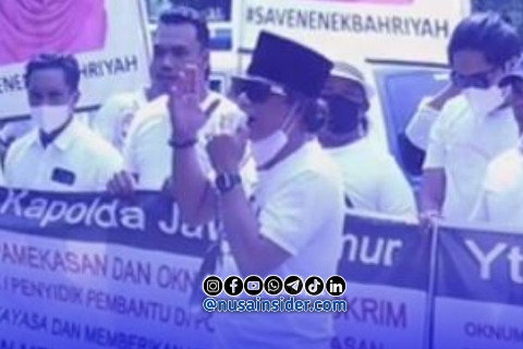 Foto. Ketua Jurnalis Sumenep Independen (JSI), Igusty Madani saat melakukan Aksi di Mapolda Jatim Beberapa tahun lalu terkait kasus Nenek Bahriyah