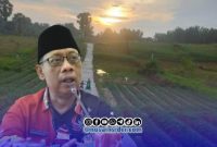 Foto. Chainur Rasyid Kepala DKPP Sumenep dan Salah satu Jalan usaha Tani (JUT) di kecamatan Rubaru