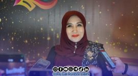 Foto. Anggota DPD/MPR RI, Dr Lia Istifhama S.Sos.S.Sos.i., M.E.I saat menerima penghargaan dari Media Beritajatim