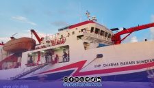 Foto. Tol Laut KMP DBS III Milik PT Sumekar saat pemberangkatan dari Pelabuhan Kalianget menuju Kepulauan Kangean