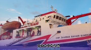 Foto. Tol Laut KMP DBS III Milik PT Sumekar saat pemberangkatan dari Pelabuhan Kalianget menuju Kepulauan Kangean