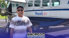 Foto. Pimred nusainsider.com Ach Toifur Ali Wafa saat berada di Bandara Pagerungan Besar kepulauan Sapeken - Sumenep
