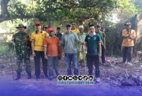 Foto. Aksi Bersih-bersih Jumat Berkah di Desa Legung Timur bersama DLH, Forkopimcam dan Pemdes setempat. 
