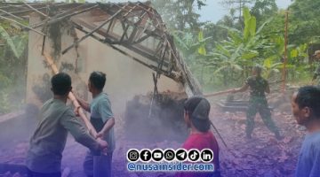 Foto. Koramil Sapudi saat Bantu Warga