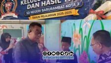 Foto. Tangis haru mewarnai prosesi Tasyakuran Kelulusan dan Pengumuman Hasil TKA Tahun 2026 di SDN Barkot 3 Pamekasan.