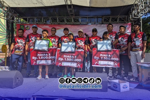 Foto Bersama Peserta Juara dengan Panitia Soekarno Fun Run 2026