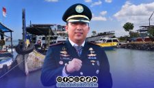 Foto. Kepala KSOP Kelas IV Kalianget, Azwar Anas SH., M. Hum Tampak di Pelabuhan Kalianget yang Tak Tampak Kapal Patroli pada Senin 15/6/2026