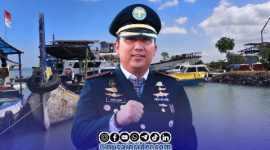 Foto. Kepala KSOP Kelas IV Kalianget, Azwar Anas SH., M. Hum Tampak di Pelabuhan Kalianget yang Tak Tampak Kapal Patroli pada Senin 15/6/2026