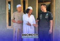 Foto. Founder Bani Insan Peduli (BIP) H Zainal Abidin saat memantau Langsung Progres Pembangunan Padepokan Aoleng milik Ke Bahir di Sumenep