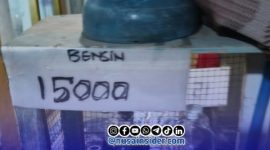 Foto. Harga Eceran BBM Jenis Pertalite di Salahsatu Toko Kelontong di Sumenep
