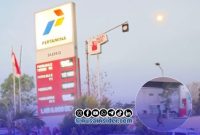 Foto. SPBU Ganding Kabupaten Sumenep Madura Jawa Timur dan Penampakan Pemindahan Jerigen ke Mobil Pick Up