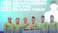 Foto. Penyerahan SK Kepengurusan DPC PKB Pamekasan di Surabaya