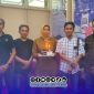 Foto. Pengurus Jurnalis Sumenep Independen (JSI) kabupaten Sumenep saat merayakan Ultah Direktur RSUD Moh Anwar Sumenep