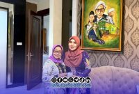 Foto. Anggota DPD RI, Dr Lia Istifhama S.Sos., M.E.I (Kanan) , Bu Mun, Tokoh Politisi NU Jatim (Kiri) 