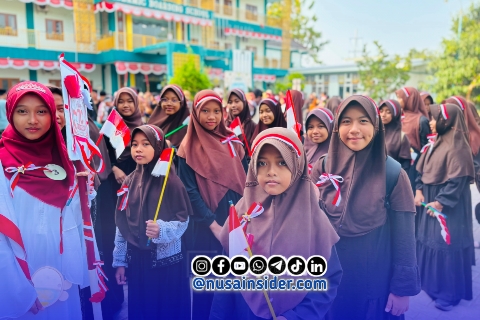 Foto. Peringatan Hari Ulang Tahun (HUT) ke-81 Kemerdekaan Republik Indonesia di lingkungan MTs dan MA Kyai Mudrikah Kembang Kuning. 