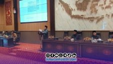 Foto. KH Imam Hasyim, SH.,MH saat menyampaikan Sambutannya di Rapat Pembahasan RAPBD 2026