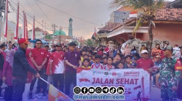 Foto. Jalan-jalan Sehat (JJS) Kecamatan Gayam dalam rangka HUT Kemerdekaan RI ke-81 bersama Masyarakat Lintas Generasi