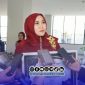 Foto. Anggota DPD/MPR RI, Dr Lia Istifhama, S.Sos.i., M.E.I usai menerima Penghargaan Leadership dan Community Empowerment dari Radar Surabaya. 