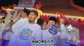 Foto. Kepala Bappeda Bersama Bupati Sumenep saat melakukan Swa Foto di Stan Pembangunan