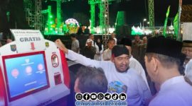 Foto. Bupati Sumenep Achmad Fauzi wongsojudo saat mengunjungi Stan Dispendukcapil dalam Gelaran MCD 4 2026