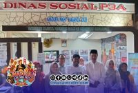 Foto. Kunjungan Bupati Sumenep, Achmad Fauzi wongsojudo SH.,MH saat mengunjungi Stan Dinsos P3A Sumenep