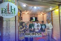 Foto. Bupati Sumenep saat berkunjung ke Stan DLH Sumenep dalam Gelaran Madura culture Festival 4 2026