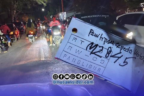 Foto. Kondisi Parkir Liar di Sebelah Barat GOR A Yani dan Kertas Karcis tak Berporporasi